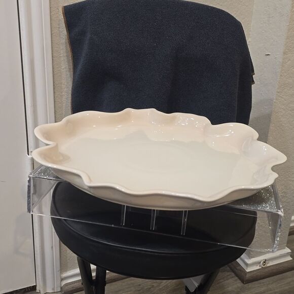 Le Creuset Iris Serving Platter- Meringue - Picture 13 of 13